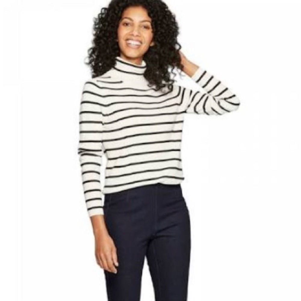 A New Day Black/White Turtle Neck 2530